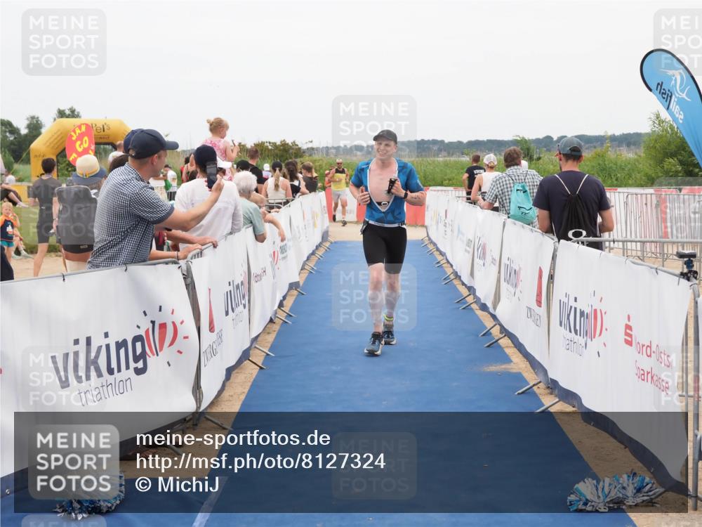 22.06.2025 - Viking Triathlon MichiJ http://msf.ph/oto/8127324 22.06.2025 15:24:37 Ziel 298 meine-sportfotos.de