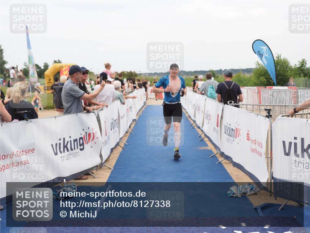 22.06.2025 - Viking Triathlon MichiJ http://msf.ph/oto/8127338 22.06.2025 15:24:37 Ziel 298 meine-sportfotos.de