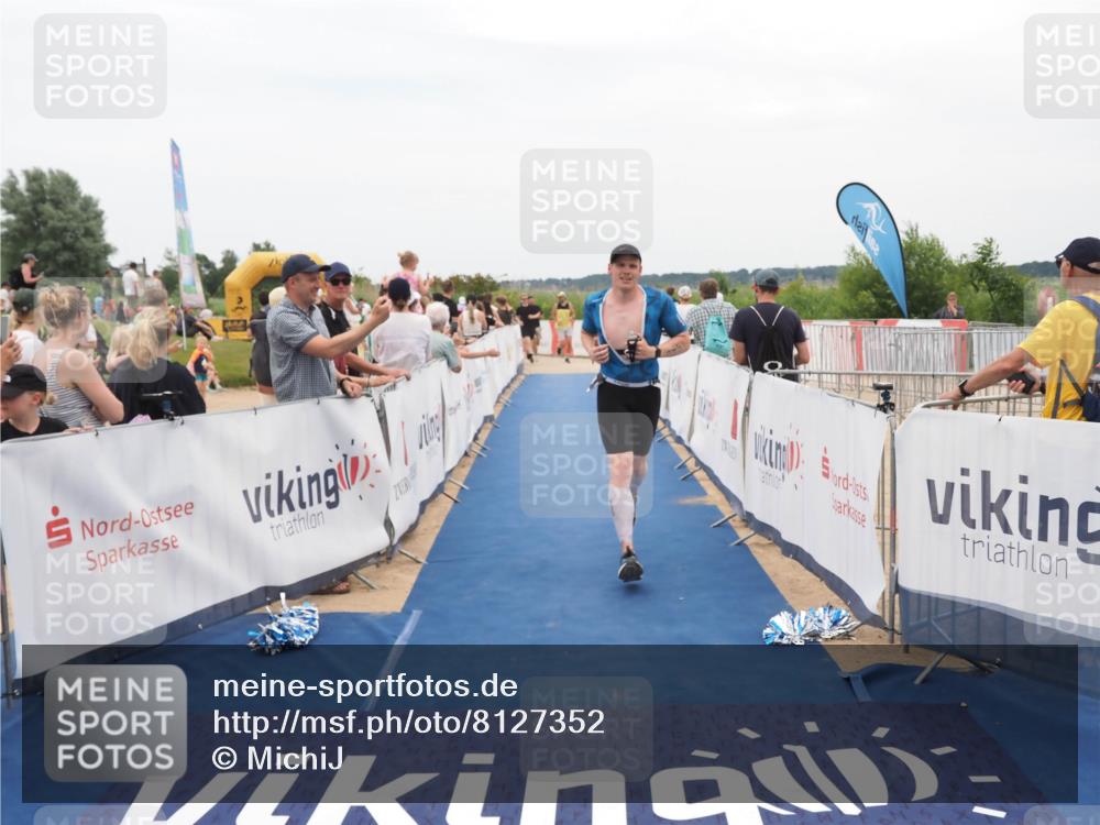 22.06.2025 - Viking Triathlon MichiJ http://msf.ph/oto/8127352 22.06.2025 15:24:38 Ziel 298 meine-sportfotos.de