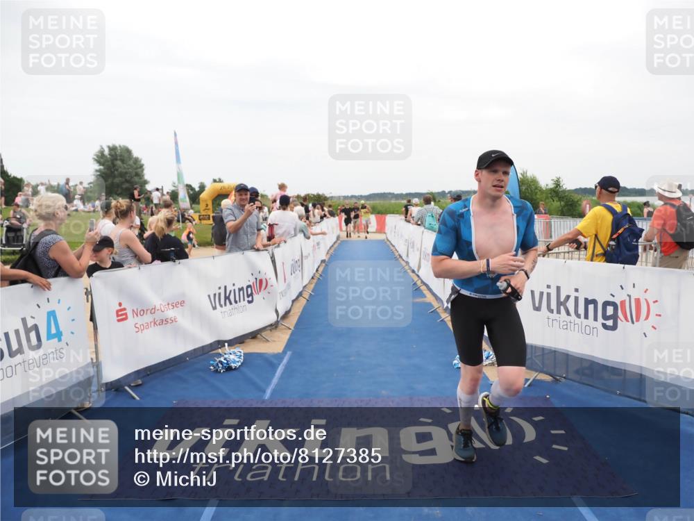 22.06.2025 - Viking Triathlon MichiJ http://msf.ph/oto/8127385 22.06.2025 15:24:39 Ziel 298, 607 meine-sportfotos.de