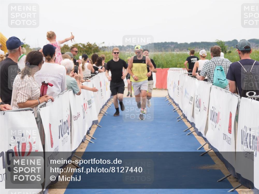 22.06.2025 - Viking Triathlon MichiJ http://msf.ph/oto/8127440 22.06.2025 15:24:42 Ziel 210, 298, 607 meine-sportfotos.de