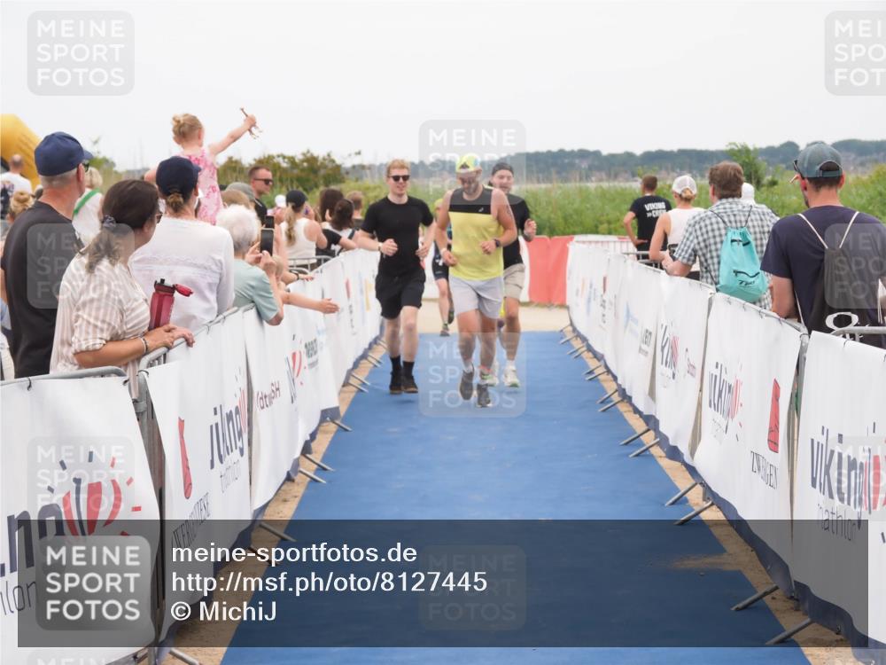 22.06.2025 - Viking Triathlon MichiJ http://msf.ph/oto/8127445 22.06.2025 15:24:42 Ziel 210, 298, 607 meine-sportfotos.de