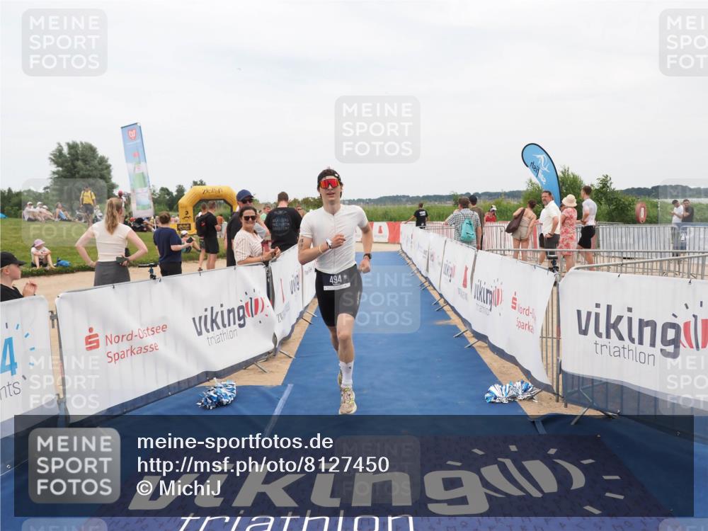 22.06.2025 - Viking Triathlon MichiJ http://msf.ph/oto/8127450 22.06.2025 15:19:19 Ziel 494 meine-sportfotos.de