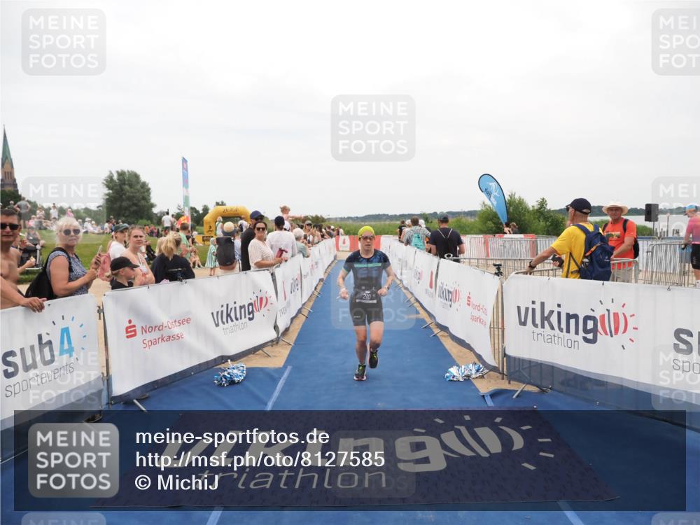 22.06.2025 - Viking Triathlon MichiJ http://msf.ph/oto/8127585 22.06.2025 15:24:49 Ziel 210, 607 meine-sportfotos.de