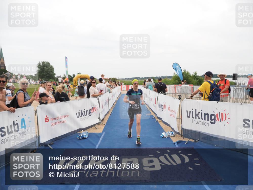 22.06.2025 - Viking Triathlon MichiJ http://msf.ph/oto/8127588 22.06.2025 15:24:49 Ziel 210, 607 meine-sportfotos.de