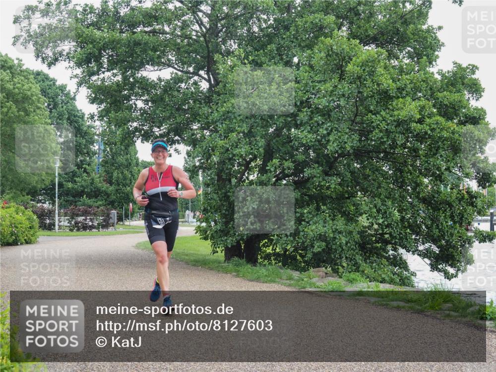 22.06.2025 - Viking Triathlon KatJ http://msf.ph/oto/8127603 22.06.2025 15:32:57 Laufen 131 meine-sportfotos.de