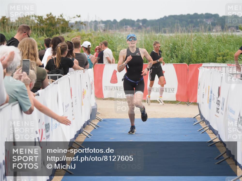 22.06.2025 - Viking Triathlon MichiJ http://msf.ph/oto/8127605 22.06.2025 15:24:53 Ziel 200, 210 meine-sportfotos.de