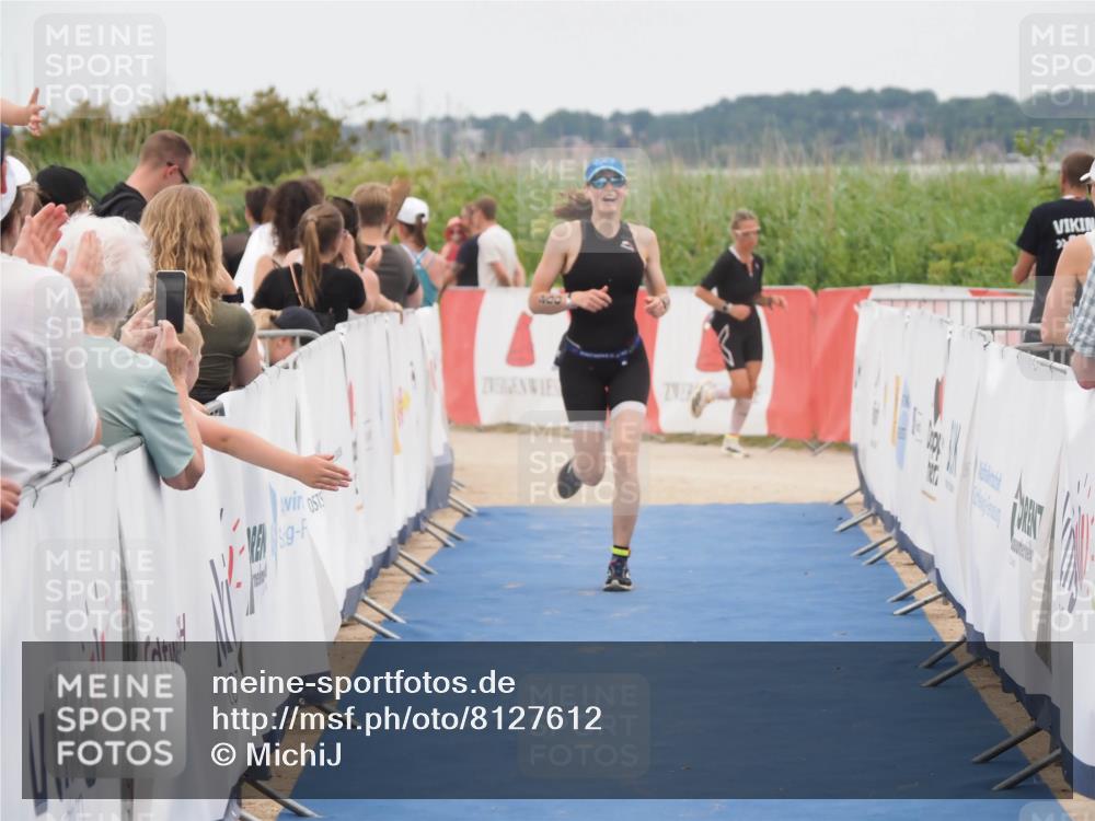 22.06.2025 - Viking Triathlon MichiJ http://msf.ph/oto/8127612 22.06.2025 15:24:53 Ziel 200, 210 meine-sportfotos.de