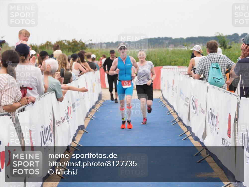 22.06.2025 - Viking Triathlon MichiJ http://msf.ph/oto/8127735 22.06.2025 15:25:10 Ziel 626 meine-sportfotos.de