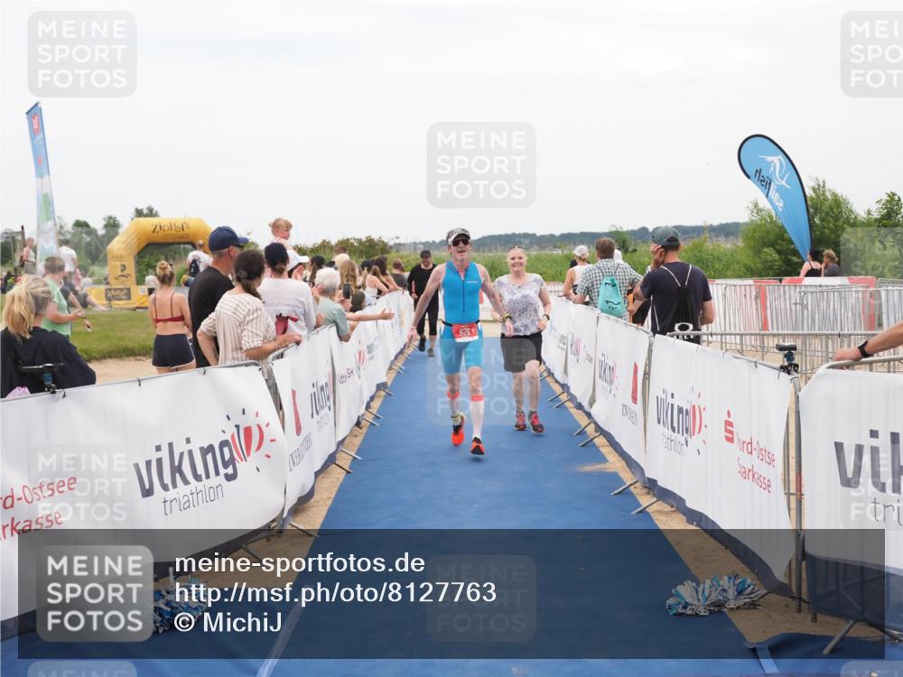 22.06.2025 - Viking Triathlon MichiJ http://msf.ph/oto/8127763 22.06.2025 15:25:11 Ziel 626 meine-sportfotos.de