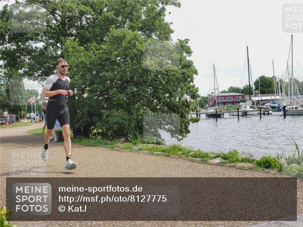 22.06.2025 - Viking Triathlon KatJ http://msf.ph/oto/8127775 22.06.2025 13:49:53 Laufen 233, 455 meine-sportfotos.de
