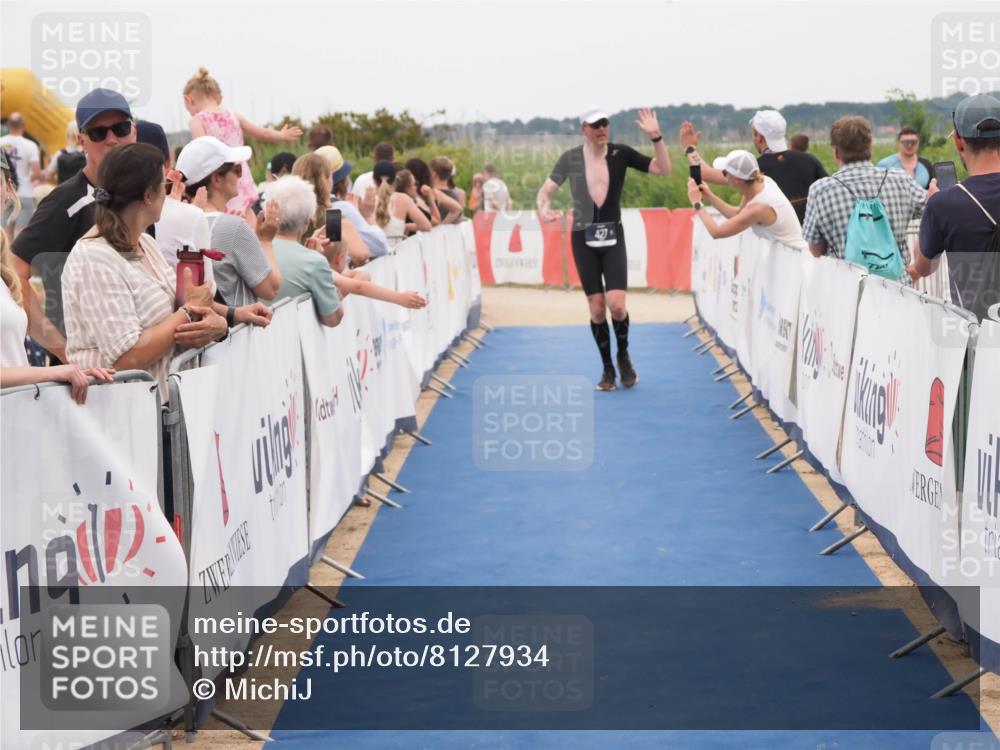 22.06.2025 - Viking Triathlon MichiJ http://msf.ph/oto/8127934 22.06.2025 15:25:41 Ziel 427 meine-sportfotos.de