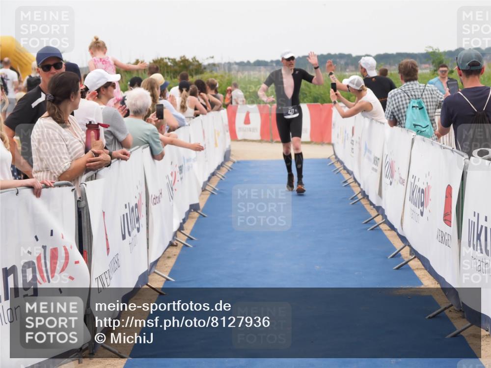 22.06.2025 - Viking Triathlon MichiJ http://msf.ph/oto/8127936 22.06.2025 15:25:41 Ziel 427 meine-sportfotos.de