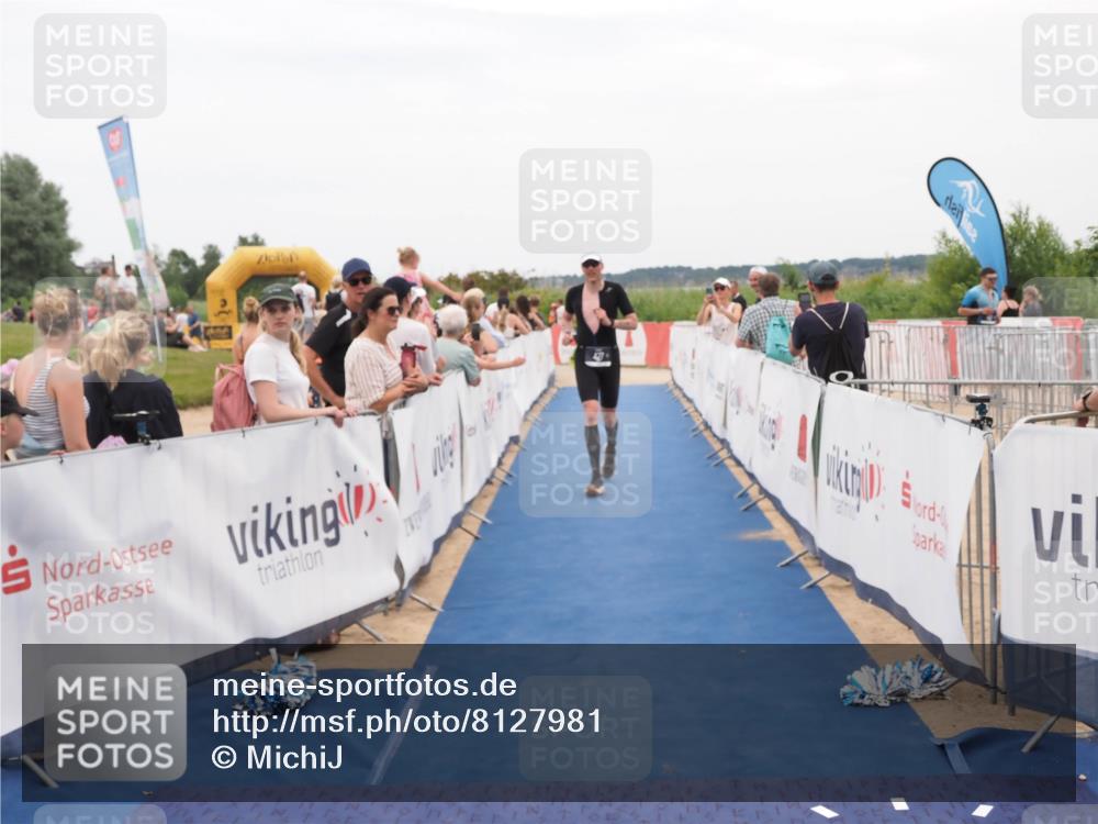 22.06.2025 - Viking Triathlon MichiJ http://msf.ph/oto/8127981 22.06.2025 15:25:43 Ziel 427 meine-sportfotos.de