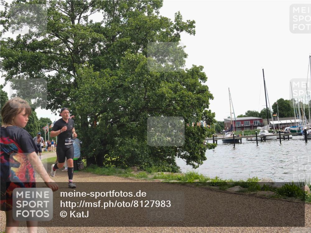 22.06.2025 - Viking Triathlon KatJ http://msf.ph/oto/8127983 22.06.2025 13:51:13 Laufen 38 meine-sportfotos.de