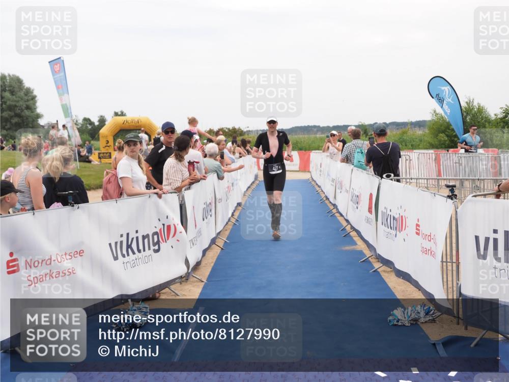 22.06.2025 - Viking Triathlon MichiJ http://msf.ph/oto/8127990 22.06.2025 15:25:43 Ziel 427 meine-sportfotos.de