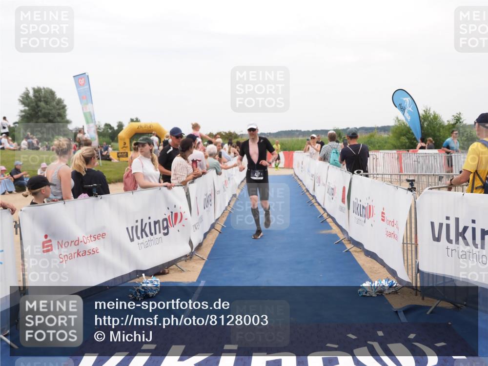 22.06.2025 - Viking Triathlon MichiJ http://msf.ph/oto/8128003 22.06.2025 15:25:44 Ziel 427 meine-sportfotos.de