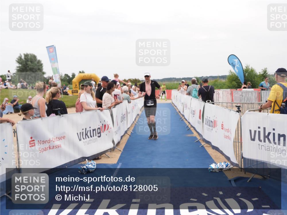 22.06.2025 - Viking Triathlon MichiJ http://msf.ph/oto/8128005 22.06.2025 15:25:44 Ziel 427 meine-sportfotos.de