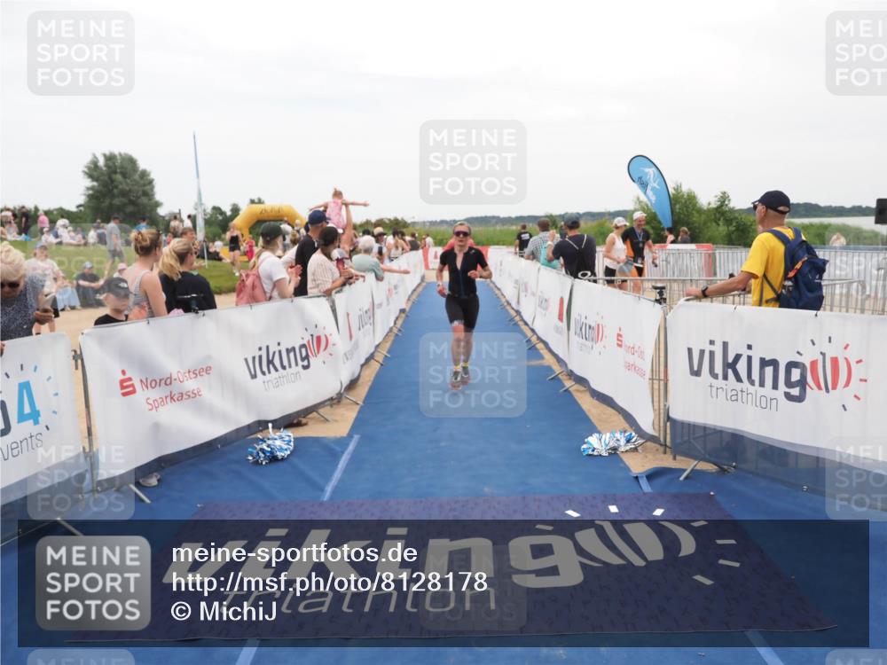 22.06.2025 - Viking Triathlon MichiJ http://msf.ph/oto/8128178 22.06.2025 15:25:55 Ziel 22, 44, 343 meine-sportfotos.de