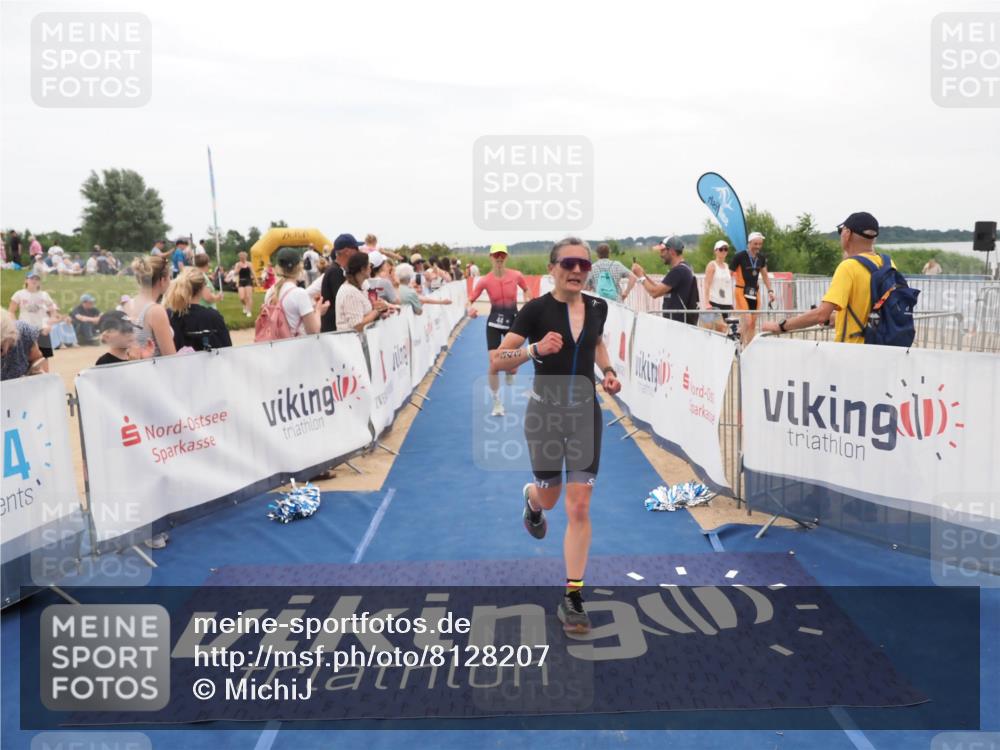 22.06.2025 - Viking Triathlon MichiJ http://msf.ph/oto/8128207 22.06.2025 15:25:56 Ziel 22, 44, 343 meine-sportfotos.de