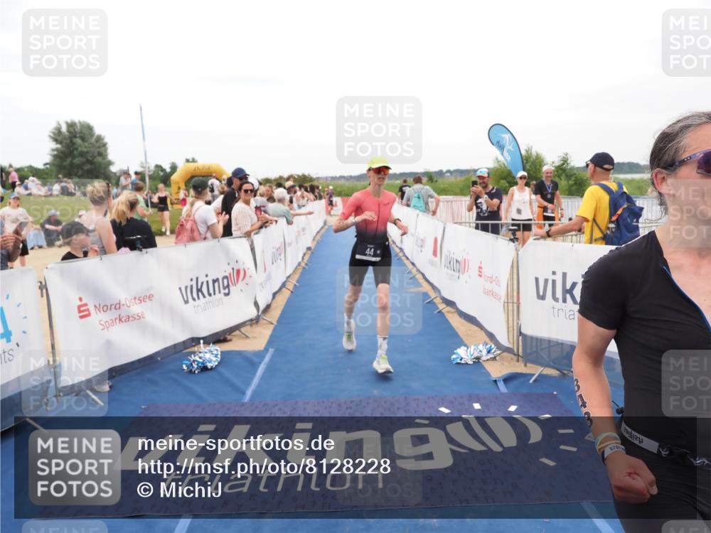 22.06.2025 - Viking Triathlon MichiJ http://msf.ph/oto/8128228 22.06.2025 15:25:57 Ziel 44, 343 meine-sportfotos.de