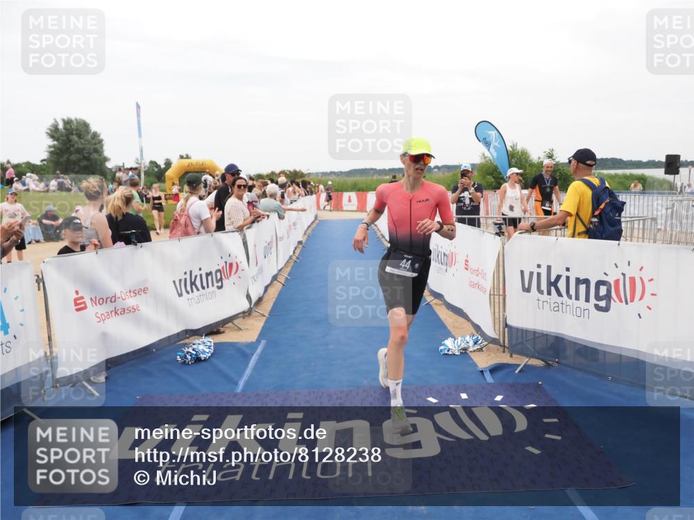 22.06.2025 - Viking Triathlon MichiJ http://msf.ph/oto/8128238 22.06.2025 15:25:57 Ziel 44, 343 meine-sportfotos.de