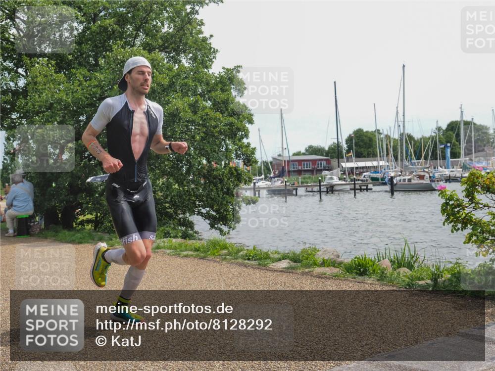 22.06.2025 - Viking Triathlon KatJ http://msf.ph/oto/8128292 22.06.2025 13:52:23 Laufen 215, 393 meine-sportfotos.de