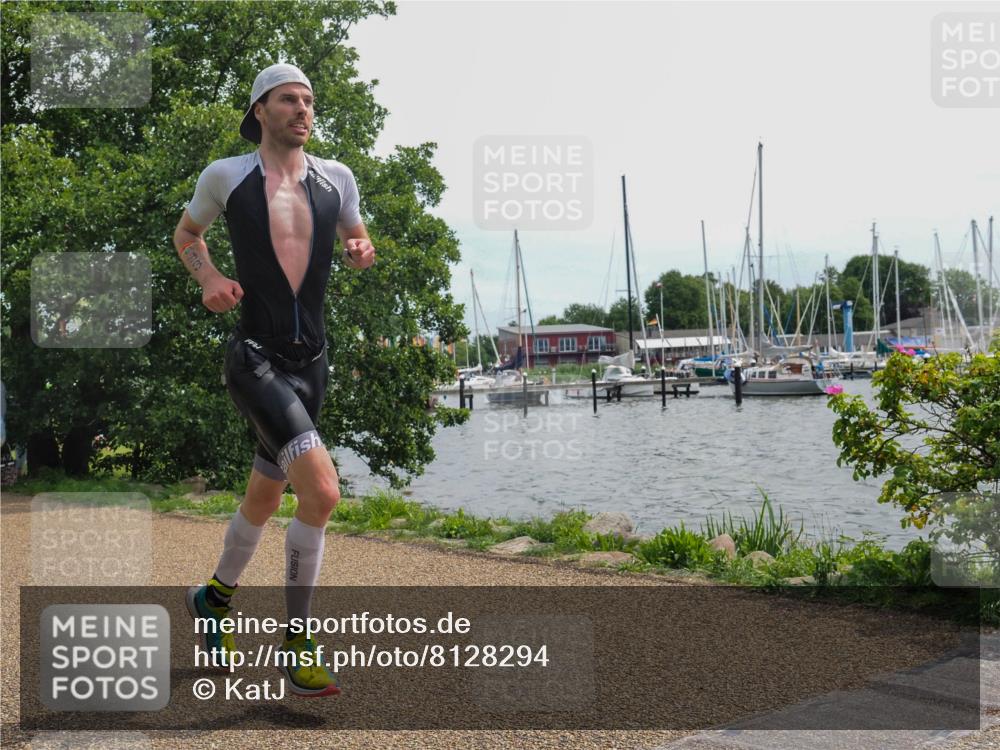 22.06.2025 - Viking Triathlon KatJ http://msf.ph/oto/8128294 22.06.2025 13:52:23 Laufen 215, 393 meine-sportfotos.de