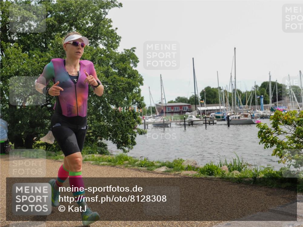 22.06.2025 - Viking Triathlon KatJ http://msf.ph/oto/8128308 22.06.2025 13:52:25 Laufen 215, 393 meine-sportfotos.de