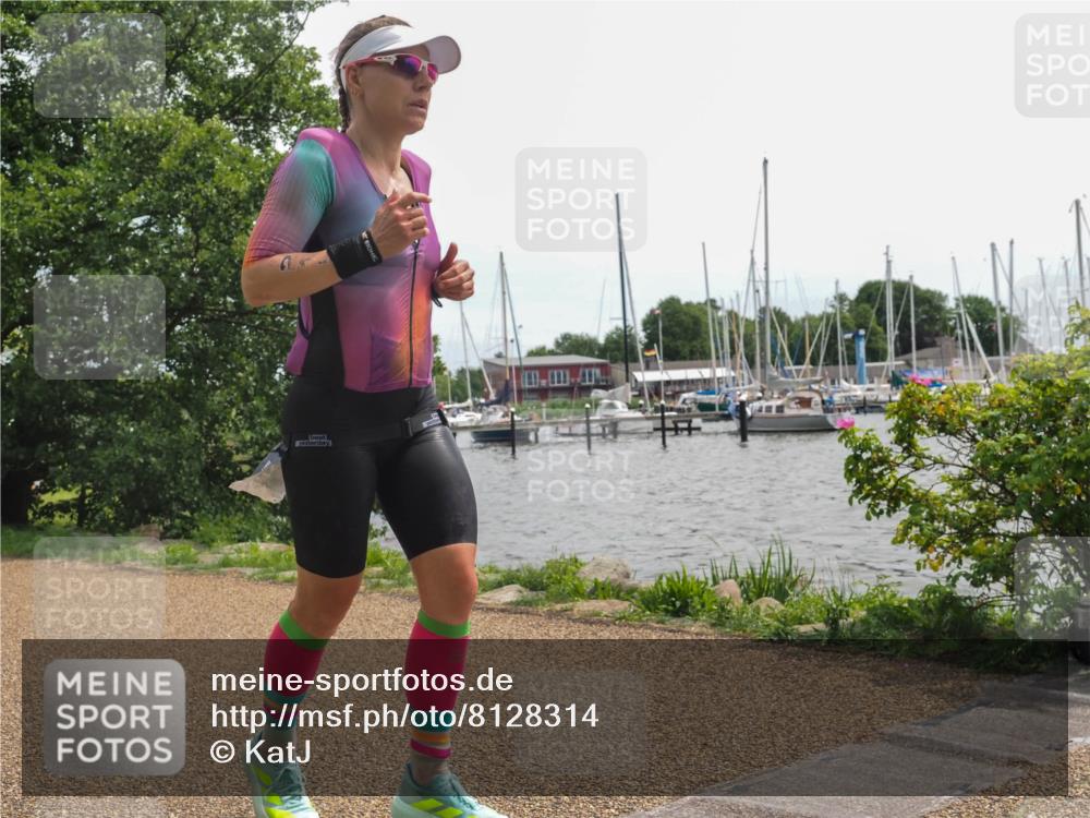 22.06.2025 - Viking Triathlon KatJ http://msf.ph/oto/8128314 22.06.2025 13:52:25 Laufen 215, 393 meine-sportfotos.de