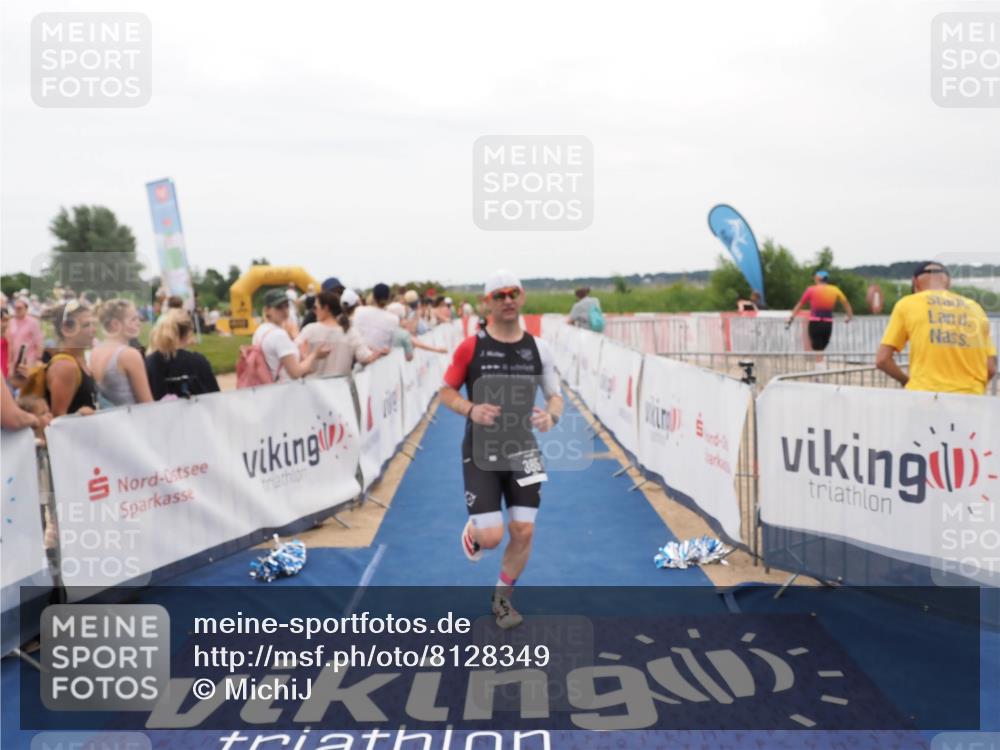 22.06.2025 - Viking Triathlon MichiJ http://msf.ph/oto/8128349 22.06.2025 15:26:39 Ziel 220, 385 meine-sportfotos.de
