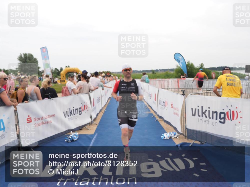22.06.2025 - Viking Triathlon MichiJ http://msf.ph/oto/8128352 22.06.2025 15:26:39 Ziel 220, 385 meine-sportfotos.de