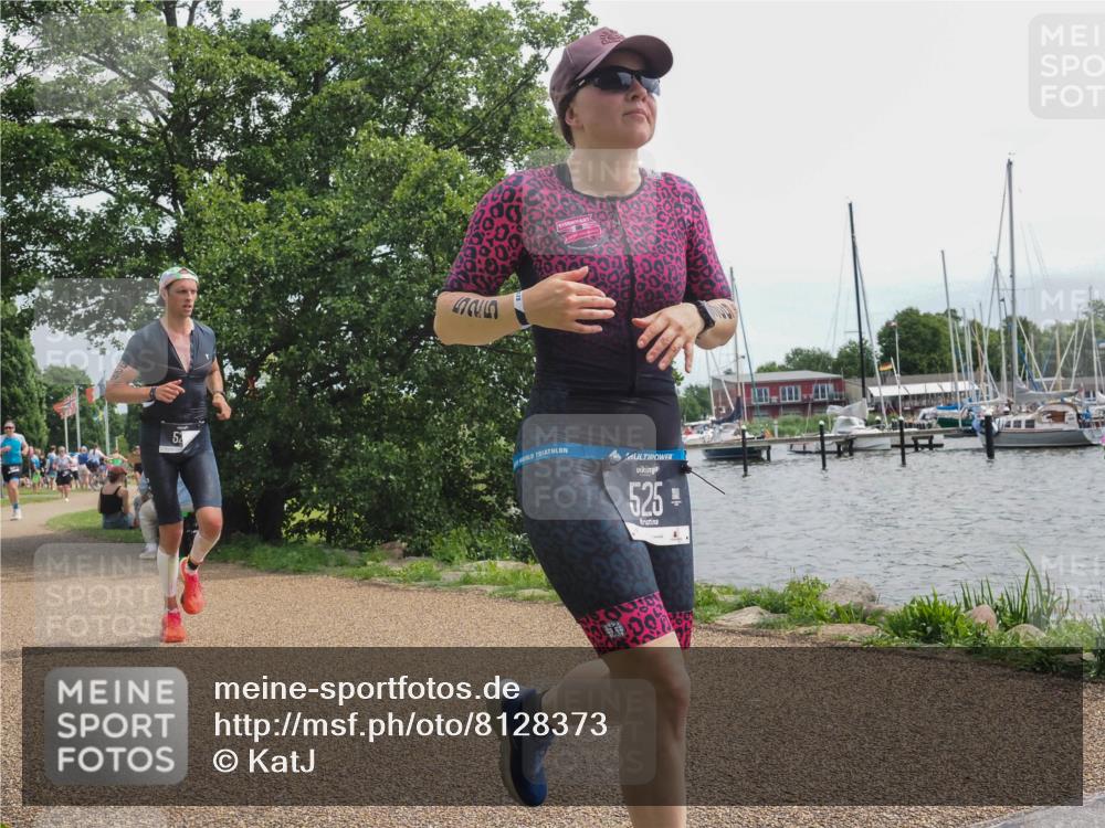 22.06.2025 - Viking Triathlon KatJ http://msf.ph/oto/8128373 22.06.2025 13:52:39 Laufen 525, 529 meine-sportfotos.de