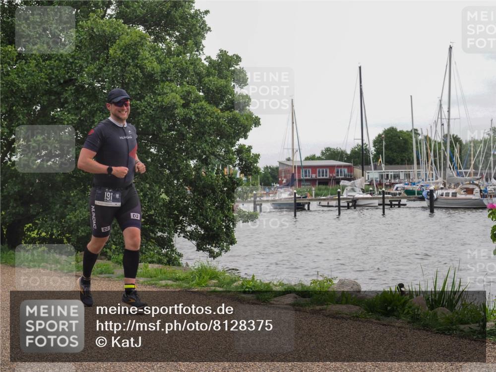 22.06.2025 - Viking Triathlon KatJ http://msf.ph/oto/8128375 22.06.2025 15:36:25 Laufen 191 meine-sportfotos.de