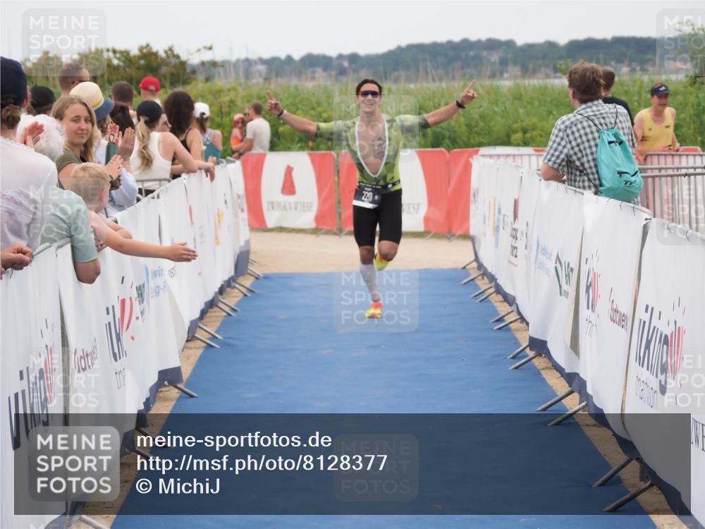 22.06.2025 - Viking Triathlon MichiJ http://msf.ph/oto/8128377 22.06.2025 15:26:42 Ziel 220, 385 meine-sportfotos.de