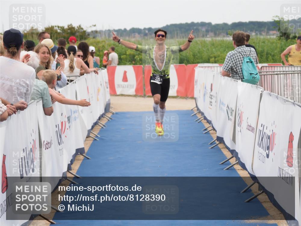 22.06.2025 - Viking Triathlon MichiJ http://msf.ph/oto/8128390 22.06.2025 15:26:43 Ziel 220, 385 meine-sportfotos.de
