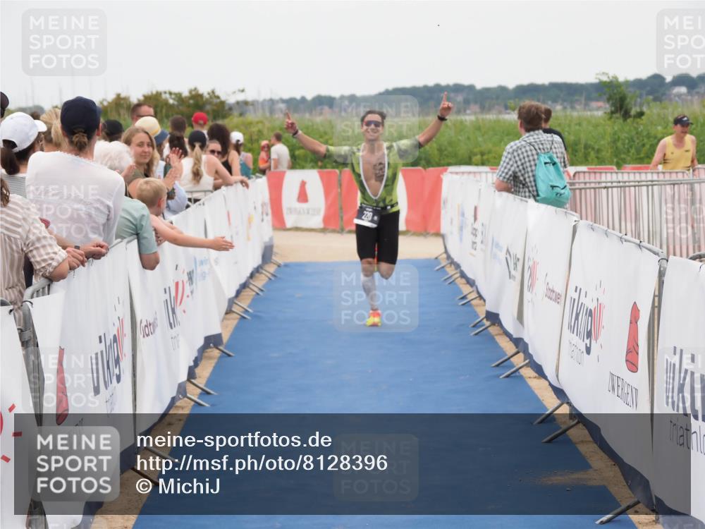 22.06.2025 - Viking Triathlon MichiJ http://msf.ph/oto/8128396 22.06.2025 15:26:43 Ziel 220, 385 meine-sportfotos.de