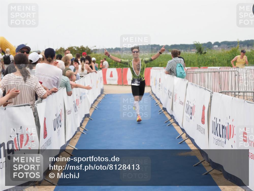 22.06.2025 - Viking Triathlon MichiJ http://msf.ph/oto/8128413 22.06.2025 15:26:44 Ziel 220 meine-sportfotos.de