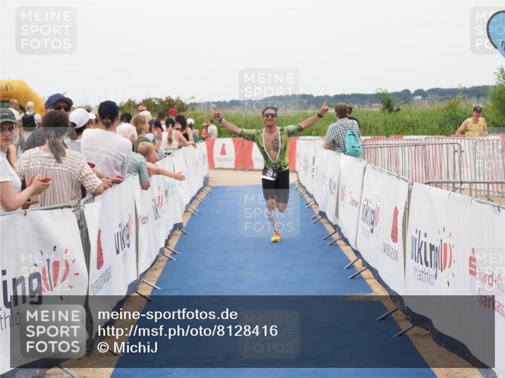 22.06.2025 - Viking Triathlon MichiJ http://msf.ph/oto/8128416 22.06.2025 15:26:44 Ziel 220 meine-sportfotos.de