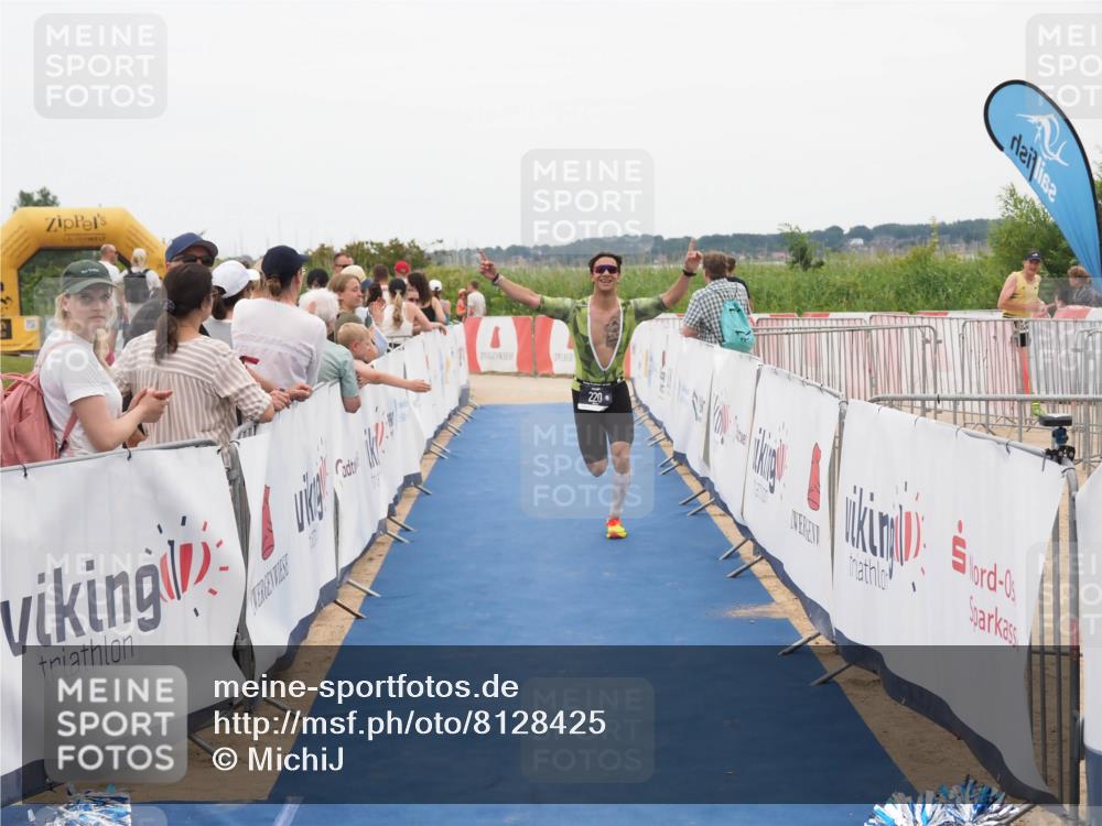 22.06.2025 - Viking Triathlon MichiJ http://msf.ph/oto/8128425 22.06.2025 15:26:44 Ziel 220 meine-sportfotos.de