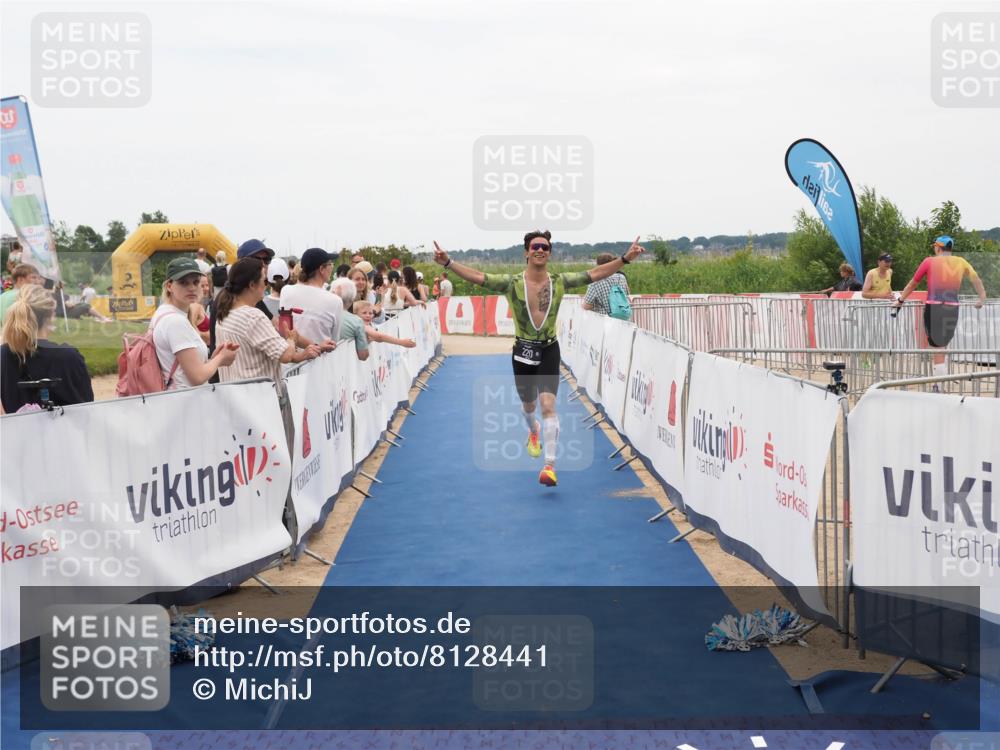 22.06.2025 - Viking Triathlon MichiJ http://msf.ph/oto/8128441 22.06.2025 15:26:45 Ziel 220 meine-sportfotos.de