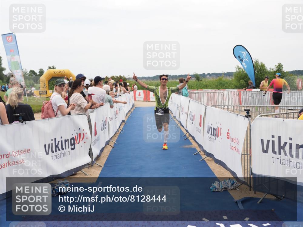 22.06.2025 - Viking Triathlon MichiJ http://msf.ph/oto/8128444 22.06.2025 15:26:45 Ziel 220 meine-sportfotos.de
