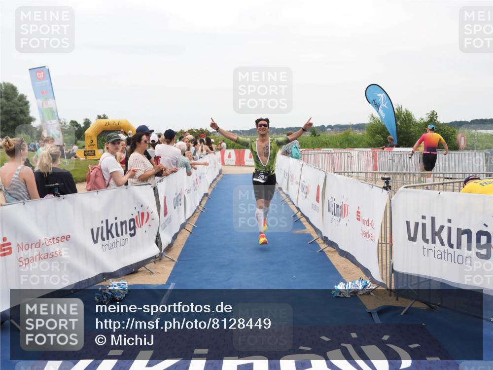 22.06.2025 - Viking Triathlon MichiJ http://msf.ph/oto/8128449 22.06.2025 15:26:45 Ziel 220 meine-sportfotos.de