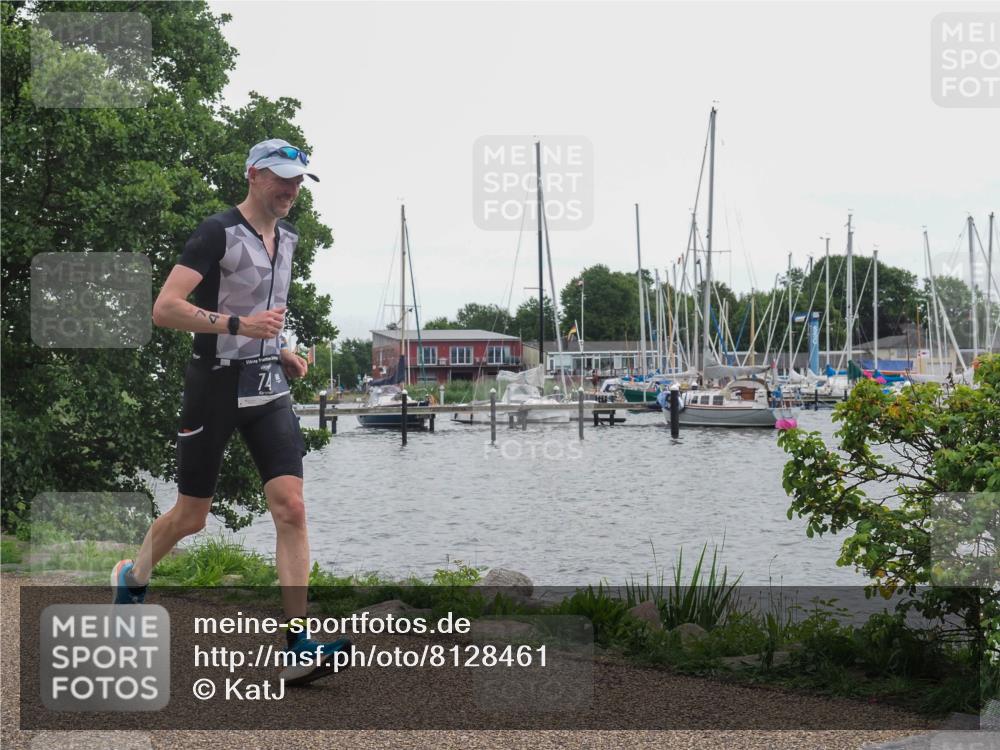 22.06.2025 - Viking Triathlon KatJ http://msf.ph/oto/8128461 22.06.2025 15:37:04 Laufen 74 meine-sportfotos.de