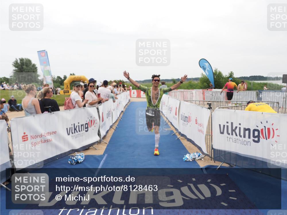 22.06.2025 - Viking Triathlon MichiJ http://msf.ph/oto/8128463 22.06.2025 15:26:46 Ziel 220 meine-sportfotos.de