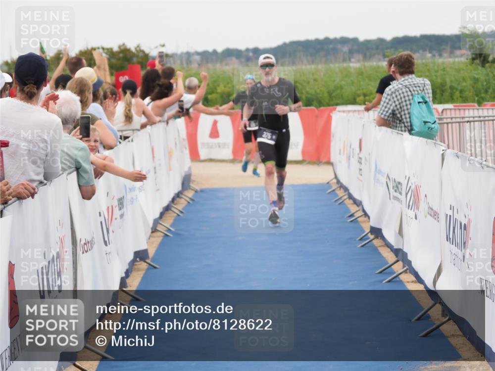 22.06.2025 - Viking Triathlon MichiJ http://msf.ph/oto/8128622 22.06.2025 15:27:06 Ziel 375 meine-sportfotos.de