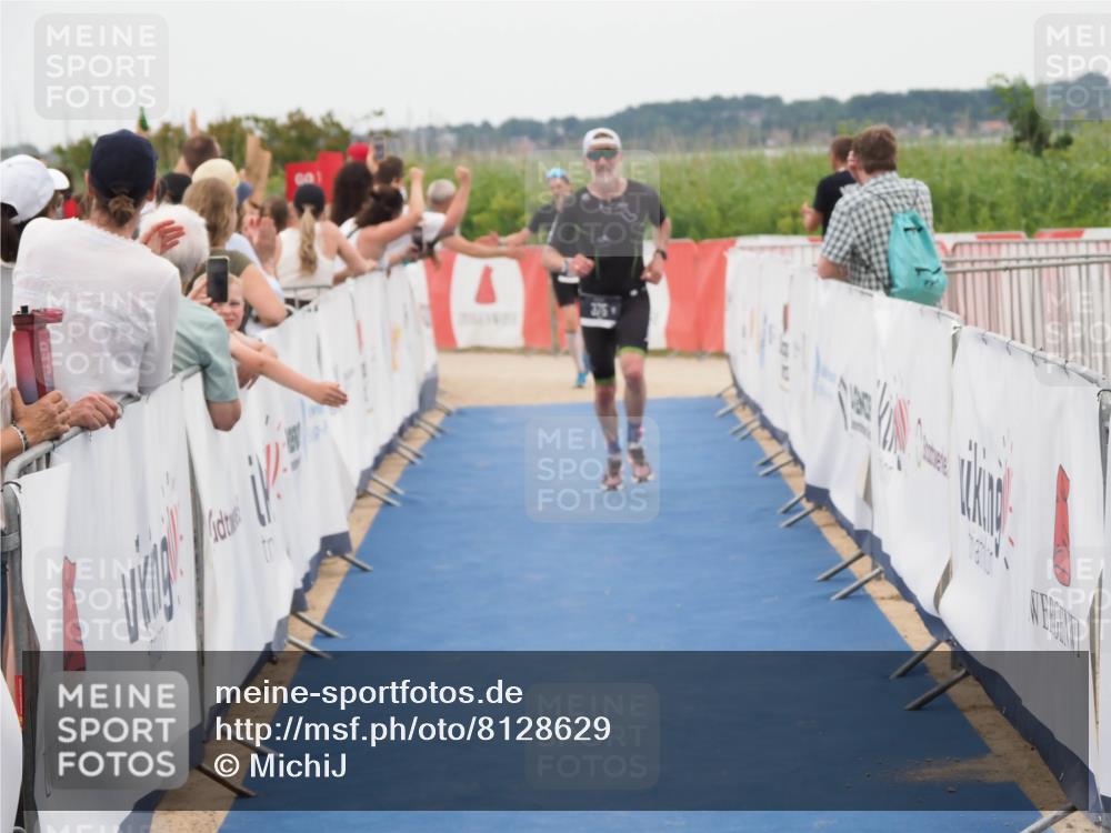 22.06.2025 - Viking Triathlon MichiJ http://msf.ph/oto/8128629 22.06.2025 15:27:06 Ziel 375 meine-sportfotos.de