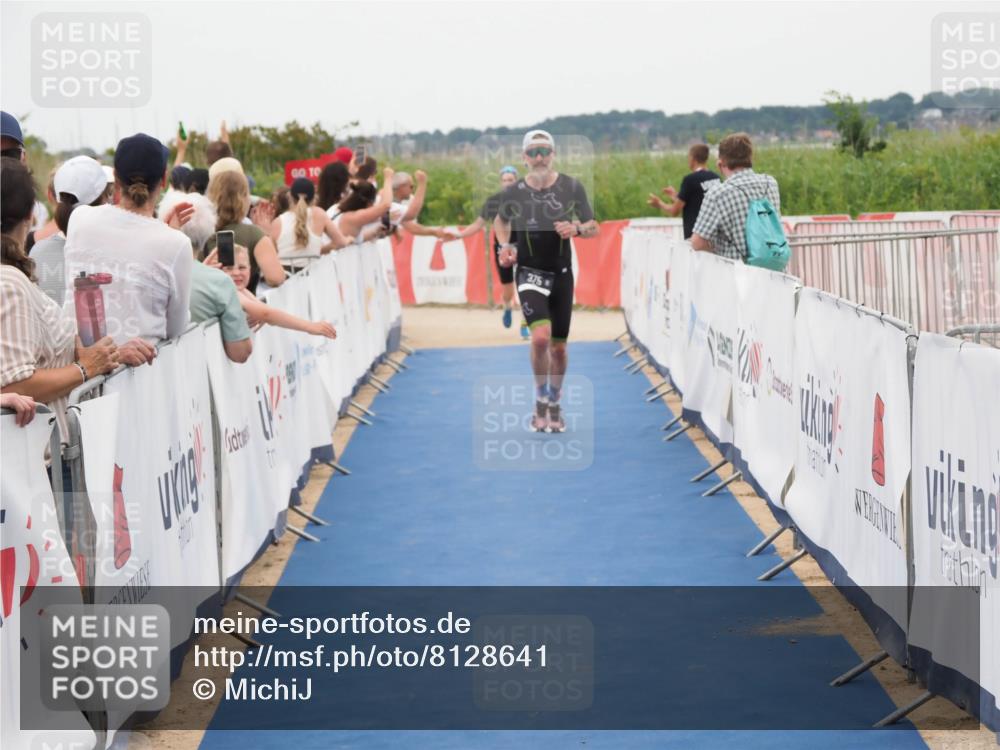 22.06.2025 - Viking Triathlon MichiJ http://msf.ph/oto/8128641 22.06.2025 15:27:07 Ziel 375 meine-sportfotos.de