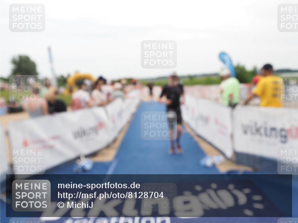 22.06.2025 - Viking Triathlon MichiJ http://msf.ph/oto/8128704 22.06.2025 15:27:09 Ziel 370, 375 meine-sportfotos.de