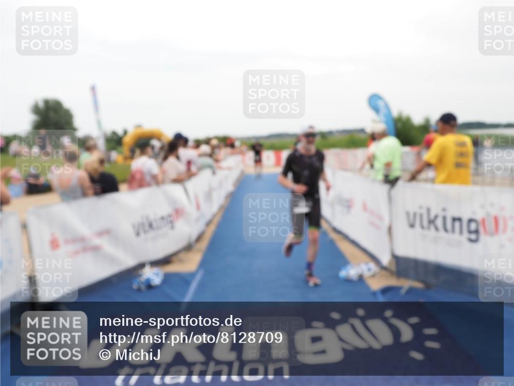 22.06.2025 - Viking Triathlon MichiJ http://msf.ph/oto/8128709 22.06.2025 15:27:10 Ziel 370, 375 meine-sportfotos.de